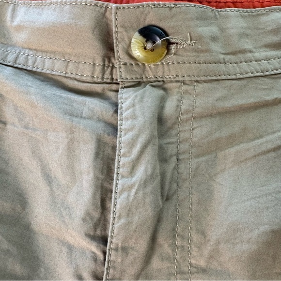 Columbia Men's Tan Shorts AM4471 Khaki Size 40 - Outdoors Vacation Travel Summer - Picture 2 of 8